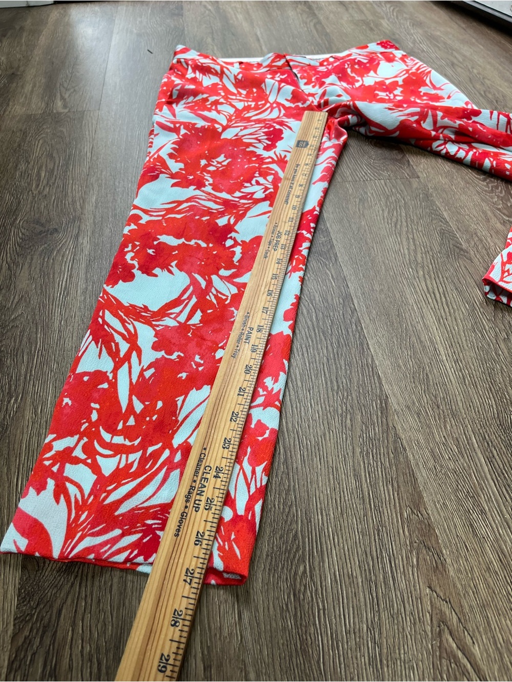 Banana Republic Red Floral Print Cropped Pants - Picture 2 of 7